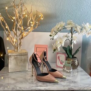 NWOT - Azalea Wang Bowen-Pink Heels